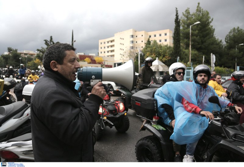 Στους δρόμους της Αθήνας οι «γουρούνες» -Διαμαρτυρία για τον νέο ΚΟΚ με μοτοπορεία υπό βροχή [εικόνες] | iefimerida.gr 7