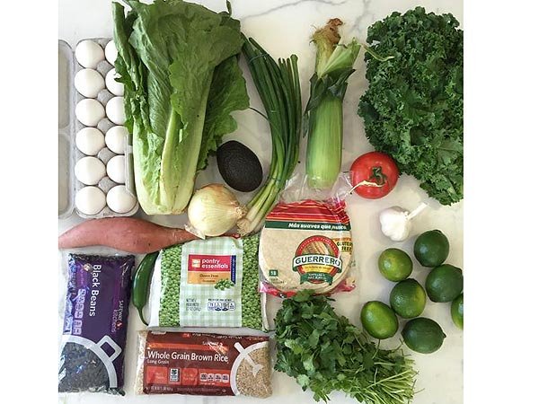 Γιατί η Γκουίνεθ Πάλτροου αποφάσισε να τραφεί με 29 δολάρια την εβδομάδα -Τι τρώει [εικόνα] | iefimerida.gr 0