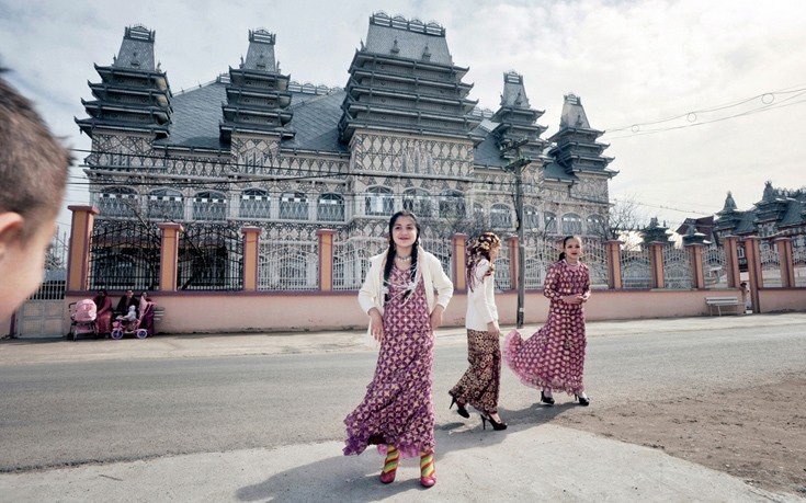 Οι εύποροι Ρομά της Ρουμανίας -Εκεί που οι γυναίκες κρατούν τα ηνία [εικόνες]  | iefimerida.gr 4
