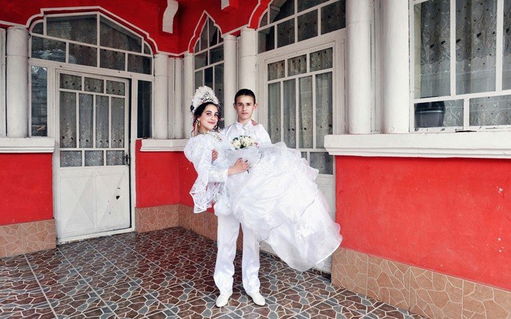 Οι εύποροι Ρομά της Ρουμανίας -Εκεί που οι γυναίκες κρατούν τα ηνία [εικόνες]  | iefimerida.gr 8