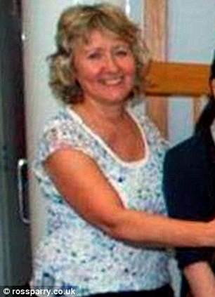 Εν ψυχρώ δολοφονία σε σχολείο στην Αγγλία -Μαθητής μαχαίρωσε μία καθηγήτρια μπροστά σε συμμαθητές του [εικόνες] | iefimerida.gr 0