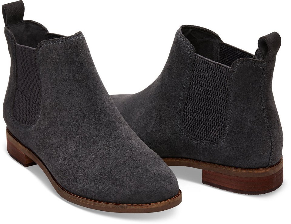 Γούνινα, μάλλινα, δερμάτινα -Τα TOMS «φόρεσαν» τα χειμωνιάτικά τους [εικόνες] | iefimerida.gr 1