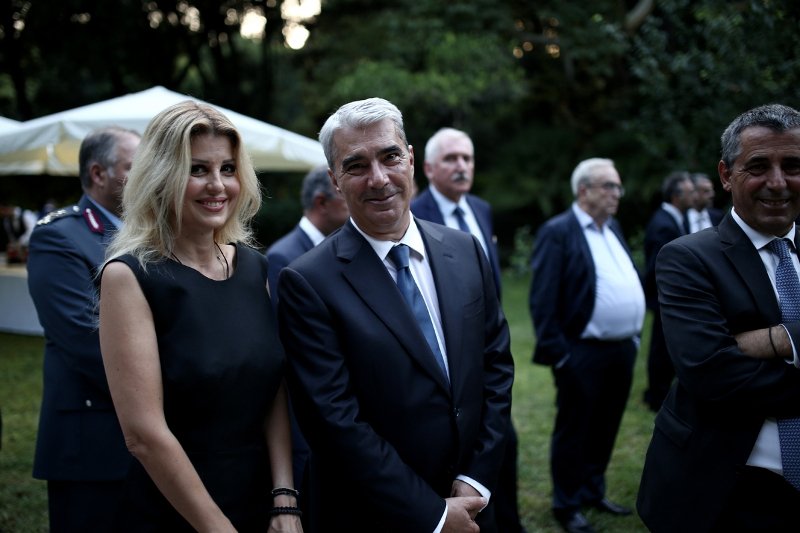 Η Κατερίνα Μάρκου στα κόκκινα, οι κυρίες με τα μαύρα και οι βουλευτίνες με τα έξαλλα ντυσίματα -Ολα όσα έγιναν χθες στους κήπους του Προεδρικού Μεγάρου [εικόνες] | iefimerida.gr 24