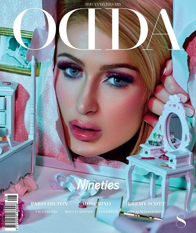 H Πάρις Χίλτον ποζάρει ως άτακτη Barbie δίπλα στον γυμνό Κεν [εικόνες]  | iefimerida.gr 5