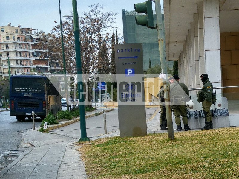 Φρούριο η Αθήνα -Αστυνομικοί και κλούβες παντού, απαγορευμένη ζώνη το Χίλτον [εικόνες] | iefimerida.gr 5