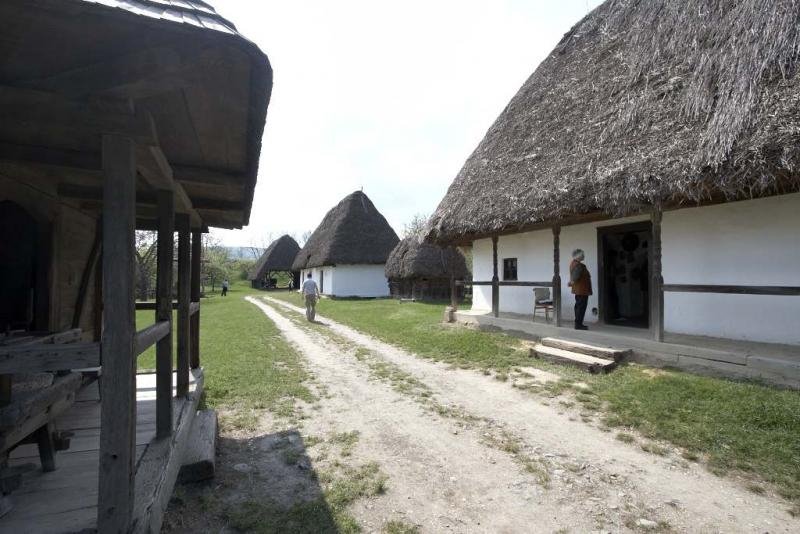 Ουγγαρία: Δήμαρχος έβαλε αγγελία και νοικιάζει το χωριό του για 700 ευρώ την ημέρα [εικόνες]  | iefimerida.gr 2