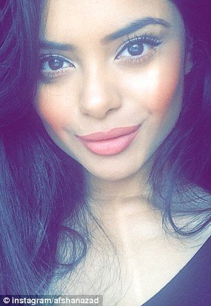 Η «μάγισσα» από τον Harry Potter που έριξε το Instagram -Απίστευτη εμφάνιση και σέξι πόζες [εικονες] | iefimerida.gr 1