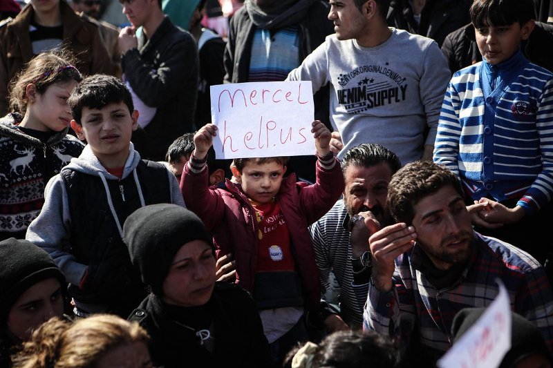 Ειδομένη: Πώς μοιράζεται το «μαγικό» χαρτάκι που χαρίζει την είσοδο στα Σκόπια [εικόνες] | iefimerida.gr 1