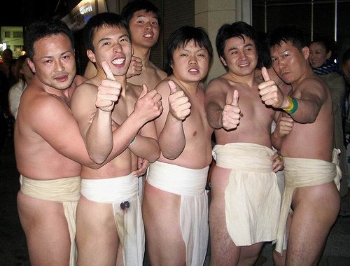 Γυμνοί στους δρόμους τρέχουν οι Γιαπωνέζοι [εικόνες] | iefimerida.gr 3