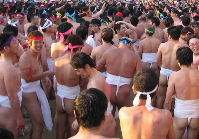 Γυμνοί στους δρόμους τρέχουν οι Γιαπωνέζοι [εικόνες] | iefimerida.gr 5