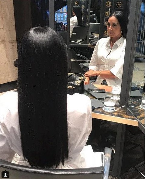 Σ' αυτό το κομμωτήριο θα πιεις το ποτό σου και θα φας και... γκουρμεδιές [εικόνες] | iefimerida.gr 4