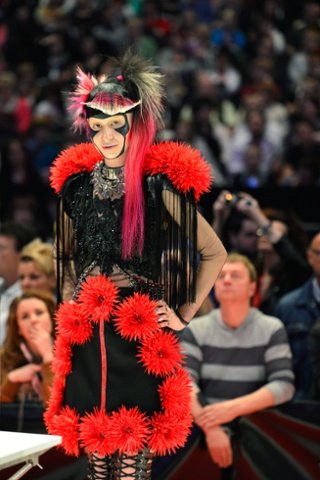 Κι όμως, υπάρχει παγκόσμιο πρωτάθλημα κομμωτικής -Τόνοι λακ, πολύχρωμες τρέσες και οι τάσεις επί κεφαλής [εικόνες]   | iefimerida.gr 4