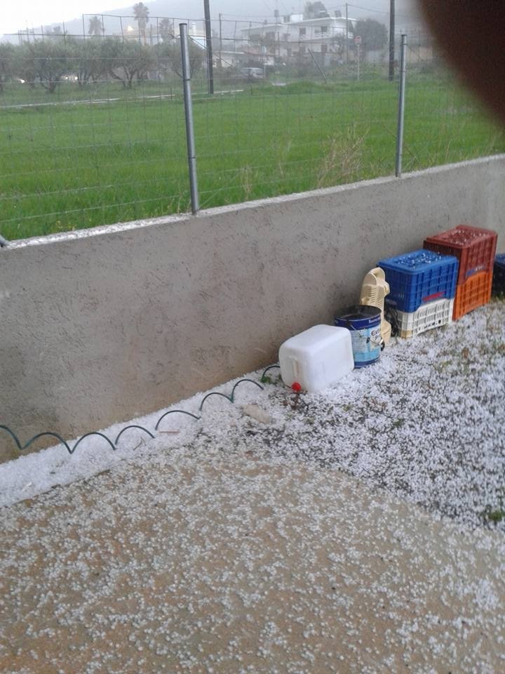 Κρήτη: Στα λευκά η Κίσσαμος από τη χαλαζόπτωση [εικόνες] | iefimerida.gr 1