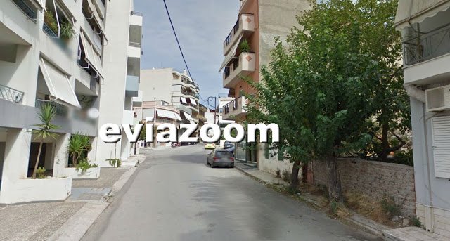 Θρίλερ σε πιλοτή πολυκατοικίας στη Χαλκίδα -Γυναίκα κατήγγειλε επίθεση με τσεκούρι | iefimerida.gr 0