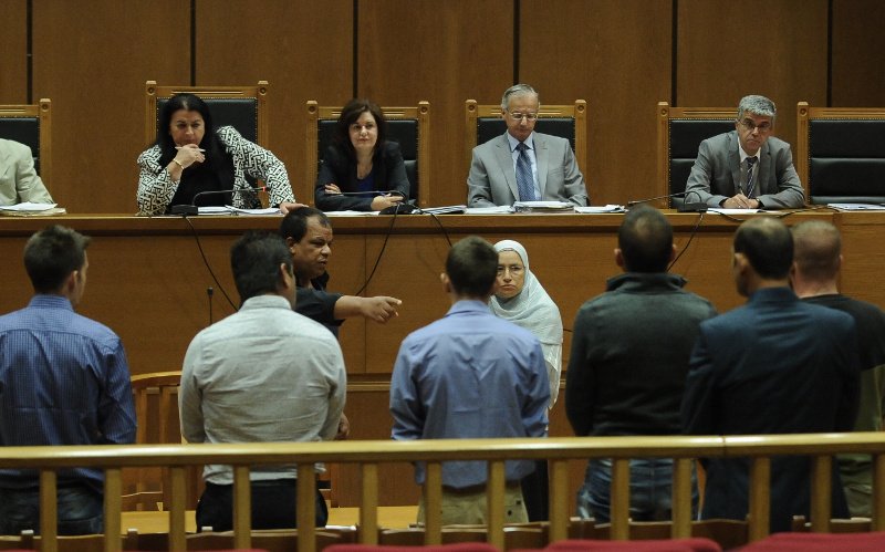 Δίκη Χ.Α.: O Αιγύπτιος ψαράς αναγνώρισε και πέμπτο δράστη της επίθεσης στο Πέραμα [εικόνες] | iefimerida.gr 1