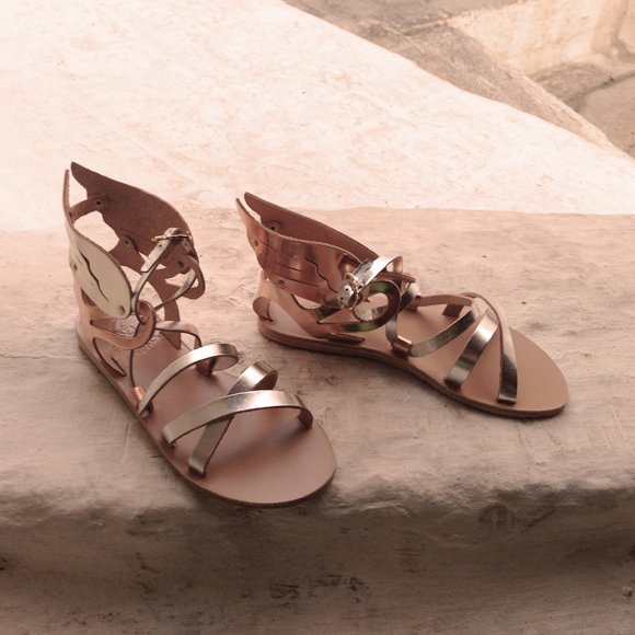 H αμερικανική Vogue έχει ερωτευθεί κεραυνοβόλα τη χώρα μας και γράφει «Μια είναι η λέξη: Ελλάδα» [εικόνες] | iefimerida.gr 6