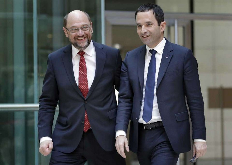 Ο Μάρτιν Σουλτς στηρίζει τον Μπενουά Αμόν για πρόεδρο της Γαλλίας | iefimerida.gr 1
