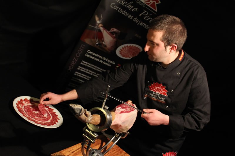 Προσούτο Jamon Iberico, το καλύτερο στον κόσμο -Από μαύρους χοίρους [εικόνες] | iefimerida.gr 2