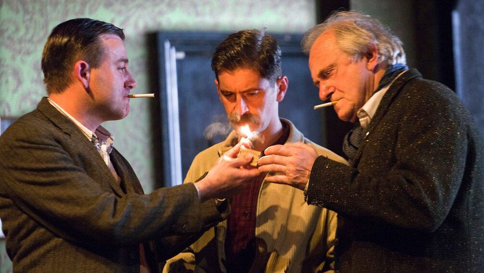 Δήμιοι-Ο δημιουργός του Πουπουλένιου, Μάρτιν Μακ Ντόνα, με νέο έργο, στο Μέγαρο Μουσικής [εικόνες] | iefimerida.gr 1