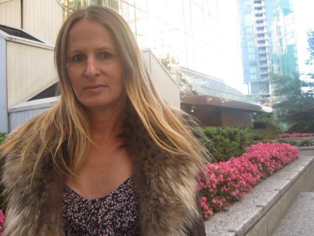 Πανέμορφη Καναδή, πρώην μοντέλο, πολεμάει με τους Κούρδους εναντίον των τζιχαντιστών [εικόνες] | iefimerida.gr 5