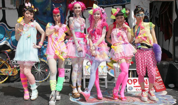 Harajuku: Η πολύχρωμη γειτονιά του Τόκιο που επηρέασε την παγκόσμια μόδα | iefimerida.gr 3