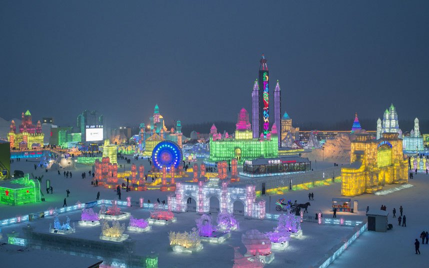 Στους -16 βαθμούς Κελσίου: Εκεί που ο πάγος και το χιόνι σμιλεύονται και δημιουργούν αριστουργηματικά γλυπτά [εικόνες&βίντεο] | iefimerida.gr 8