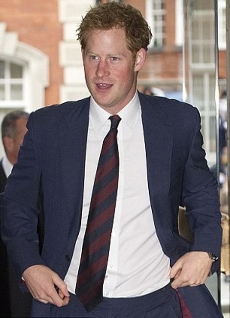 Ποια έχει βάλει στο μάτι τον φρεσκοχωρισμένο πρίγκιπα Χάρι; [εικόνες]  | iefimerida.gr 1