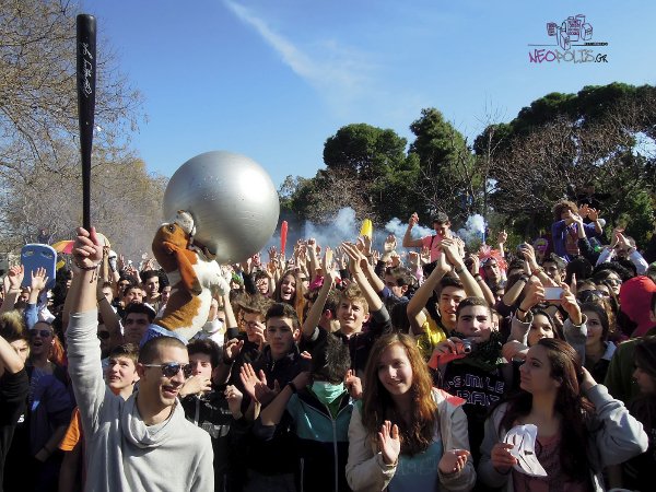 Χιλιάδες Αθηναίοι χόρεψαν στο ρυθμό του Harlem Shake [εικόνες&βίντεο] | iefimerida.gr 2
