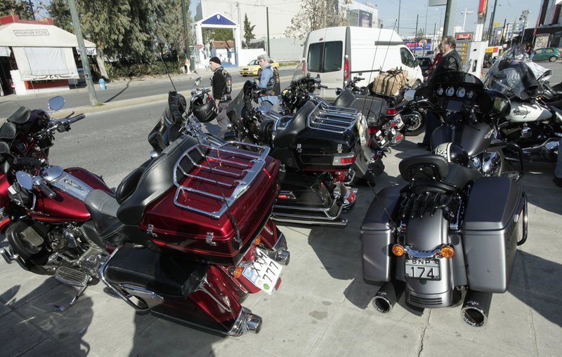 Δερμάτινα μπουφάν και γκάζια -Οσα έγιναν στην κοπή πίτας των φίλων Harley Davidson [εικόνες] | iefimerida.gr 9