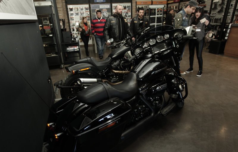 Δερμάτινα μπουφάν και γκάζια -Οσα έγιναν στην κοπή πίτας των φίλων Harley Davidson [εικόνες] | iefimerida.gr 12