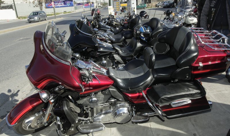 Δερμάτινα μπουφάν και γκάζια -Οσα έγιναν στην κοπή πίτας των φίλων Harley Davidson [εικόνες] | iefimerida.gr 16