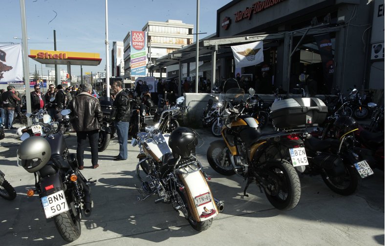 Δερμάτινα μπουφάν και γκάζια -Οσα έγιναν στην κοπή πίτας των φίλων Harley Davidson [εικόνες] | iefimerida.gr 18