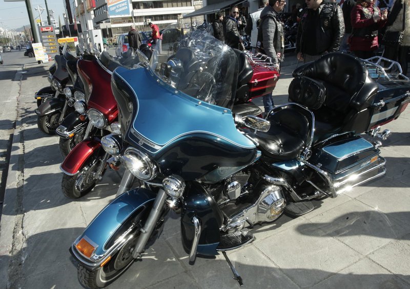 Δερμάτινα μπουφάν και γκάζια -Οσα έγιναν στην κοπή πίτας των φίλων Harley Davidson [εικόνες] | iefimerida.gr 19