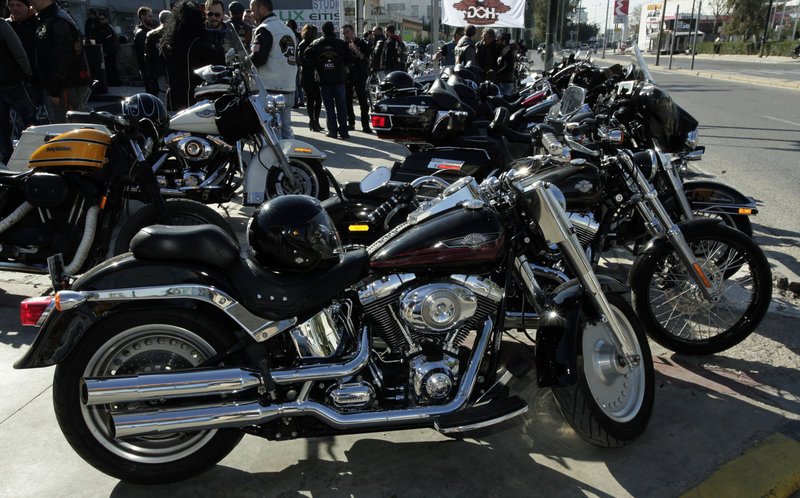 Δερμάτινα μπουφάν και γκάζια -Οσα έγιναν στην κοπή πίτας των φίλων Harley Davidson [εικόνες] | iefimerida.gr 21