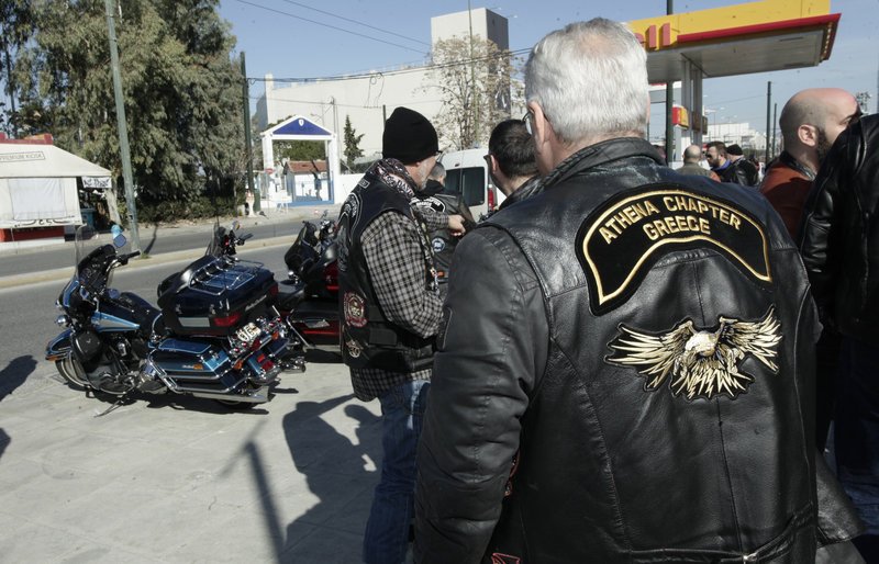 Δερμάτινα μπουφάν και γκάζια -Οσα έγιναν στην κοπή πίτας των φίλων Harley Davidson [εικόνες] | iefimerida.gr 2