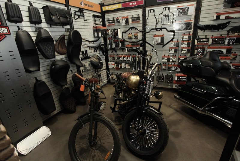 Δερμάτινα μπουφάν και γκάζια -Οσα έγιναν στην κοπή πίτας των φίλων Harley Davidson [εικόνες] | iefimerida.gr 6