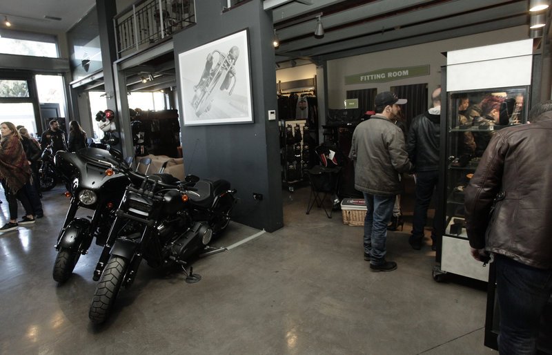 Δερμάτινα μπουφάν και γκάζια -Οσα έγιναν στην κοπή πίτας των φίλων Harley Davidson [εικόνες] | iefimerida.gr 7