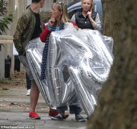 Το κορίτσι του μπαμπά έχει γενέθλια: Η κόρη του Ντέιβιντ Μπέκαμ κλείνει τα 3 και η οικογένεια ετοίμασε μεγάλο πάρτι [εικόνες] | iefimerida.gr 4