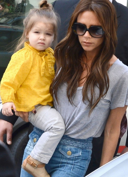 Ιδού η σωσίας της κόρης του Μπέκαμ που έχει βγάλει ήδη 1.500 ευρώ λόγω... ομοιότητας [εικόνες] | iefimerida.gr 4