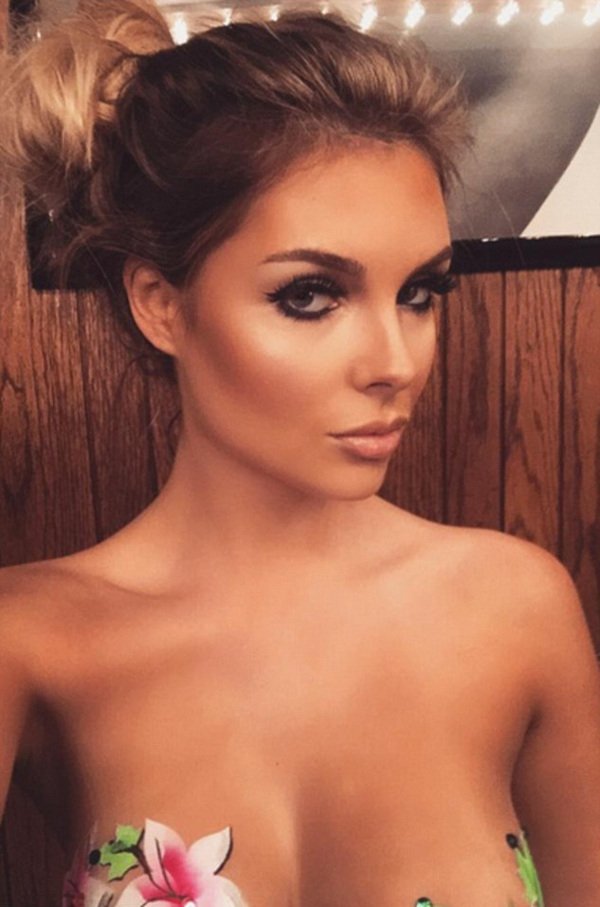 «Κουνελάκι» του Playboy χαστούκισε τον Μπίμπερ -Απλωσε χέρι στο στήθος της [εικόνες] | iefimerida.gr 3