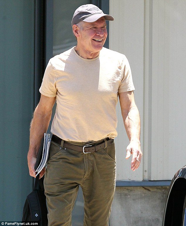 Ατρόμητος ο Χάρισον Φόρντ -Πιλοτάρει ξανά μετά το σοβαρό ατύχημα [εικόνες & βίντεο] | iefimerida.gr 0