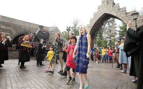 Η μαγεία του Χάρι Πότερ έφτασε και στην Ιαπωνία -Ανοιξε τις πόρτες του το νέο θεματικό πάρκο [εικόνες & βίντεο] | iefimerida.gr 0