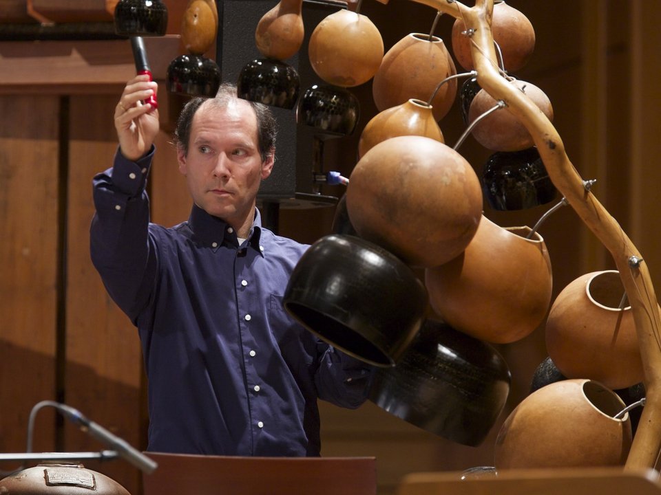 Συναυλία με όργανα που δεν έχεις ξαναδεί και η συναρπαστική ιστορία του δημιουργού τους [εικόνες]  | iefimerida.gr 6