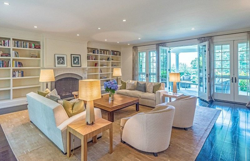 Για ψίχουλα πούλησε την πολυτελή του κατοικία στα Χάμπτονς ο Χάρβεϊ Γουάινστιν [εικόνες]  | iefimerida.gr 3