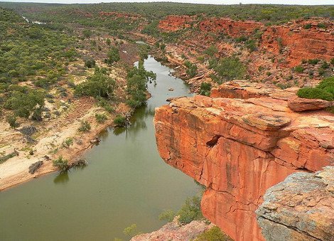 Αγρια ομορφιά στα... άκρα: Βράχοι που ακροβατούν πάνω στο απόλυτο κενό [εικόνες] | iefimerida.gr 1