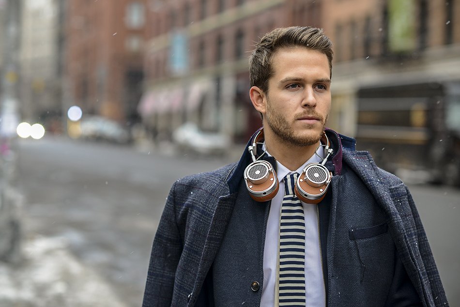 Ούτε καπέλο, ούτε ρολόι -Το νέο καυτό αξεσουάρ είναι τα ακουστικά [εικόνες] | iefimerida.gr 11