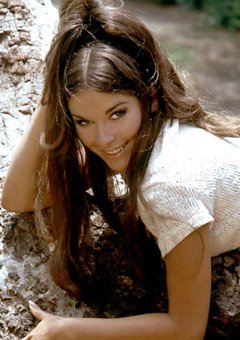 Η ιστορία που στοιχειώνει το Χόλιγουντ: Η καυτή Playmate που αυτοκτόνησε μετά την κακοποίησή της από τον Μπιλ Κόσμπι και τον Χιου Χέφνερ [εικόνες] | iefimerida.gr 1