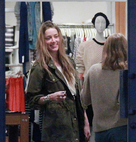 Η νέα αρραβωνιάρα του Τζόνι Ντεπ προκαλεί έκπληξη χωρίς make-up [εικόνες] | iefimerida.gr 3