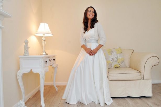 32χρονη παράτησε την δουλειά της για να γίνει σωσίας της Κέιτ Μίντλετον [εικόνες]  | iefimerida.gr 1