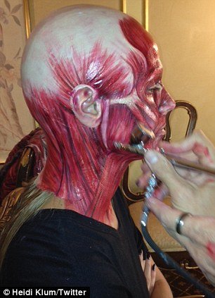 Πτώμα χωρίς δέρμα η Χάιντι Κλουμ [εικόνες] | iefimerida.gr 9